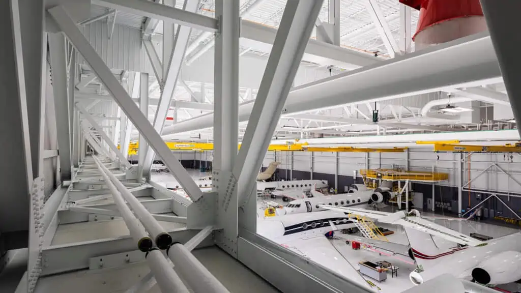 Industrial construction: plane manufacturing facility