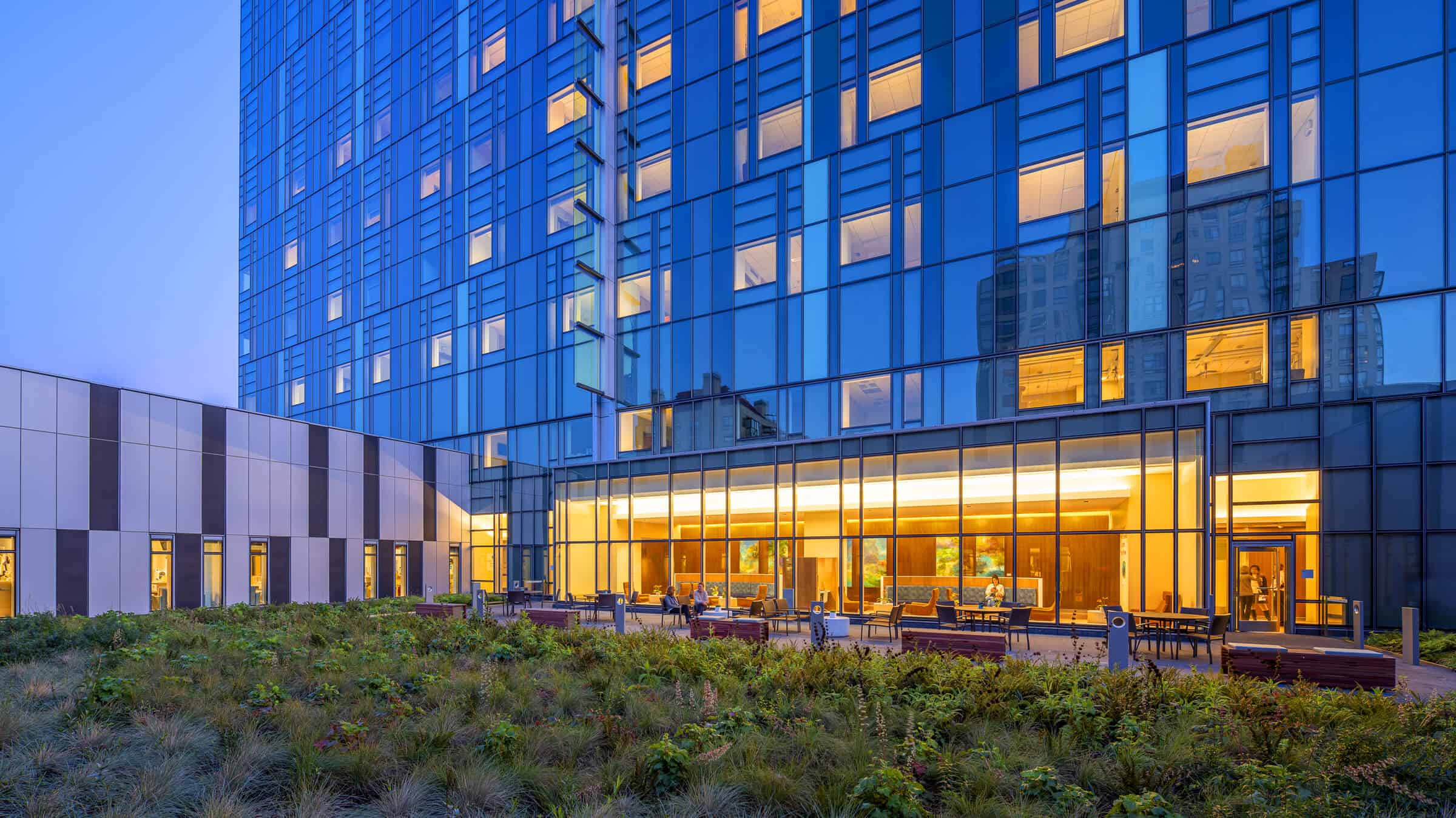 Sutter Health CPMC Van Ness Campus Hospital exterior courtyard