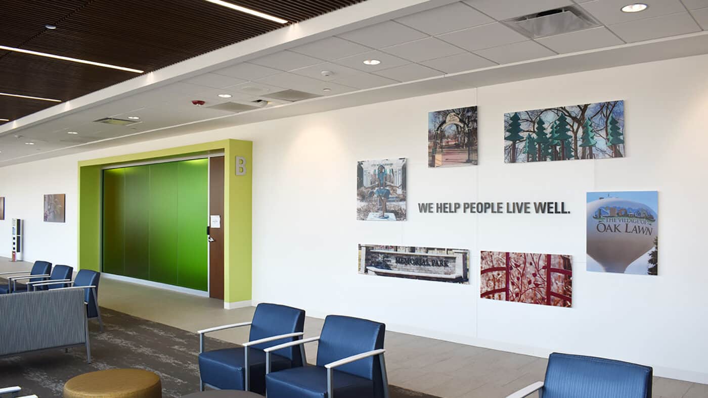 Advocate Medical Group - Oak Lawn Primary Care - We Help People Live Well Signage
