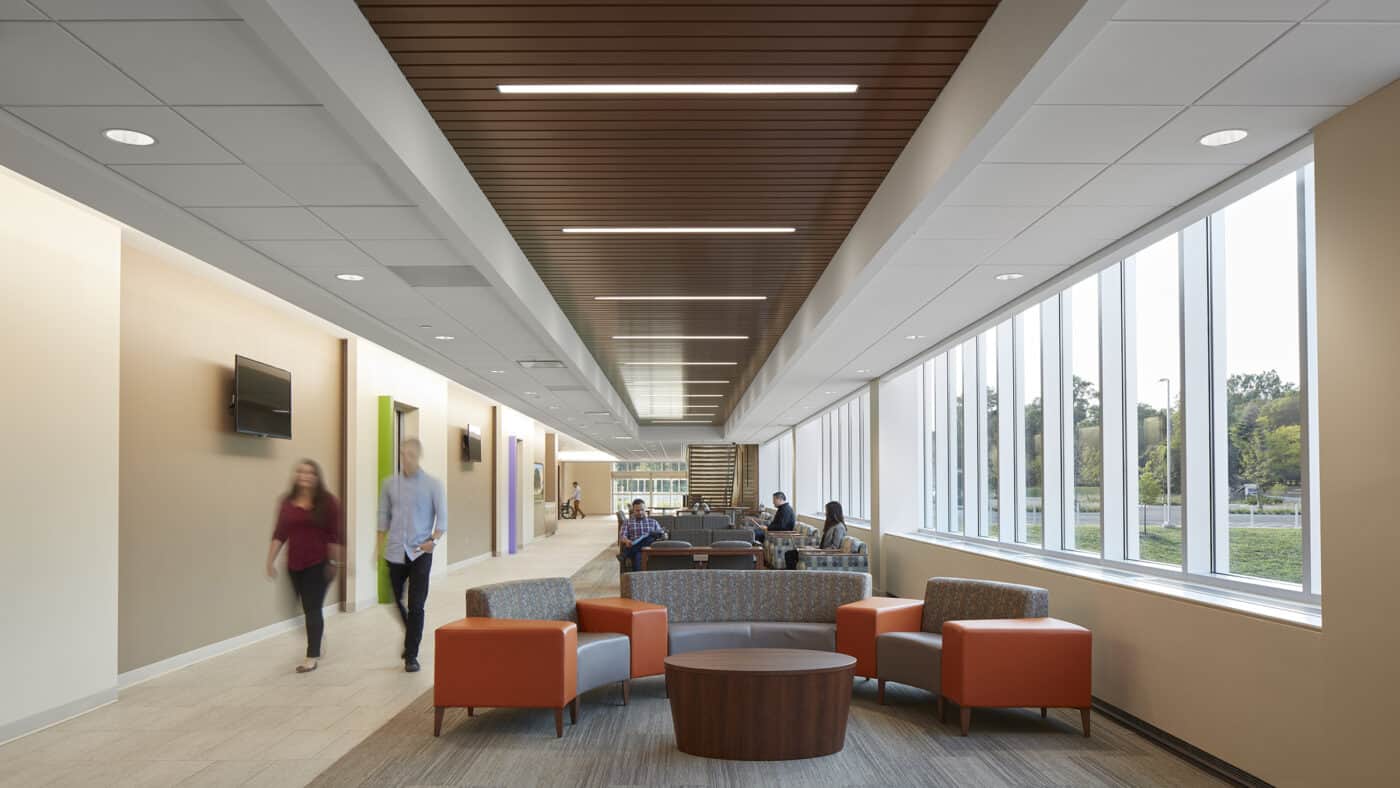 Advocate Medical Group - Des Plaines Outpatient Center - Hall and Seating
