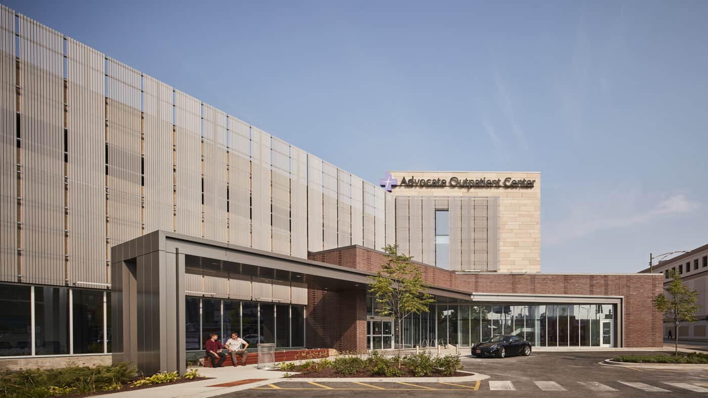 Advocate Medical Group - Lakeview Outpatient Center - Exterior and Parking
