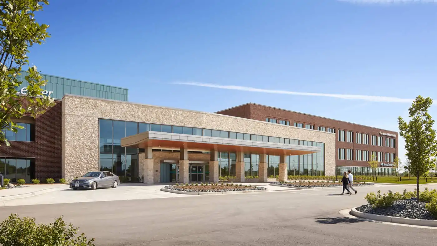 Aurora Health Care - Aurora Health Center - Pleasant Prairie Exterior and Circle Drive