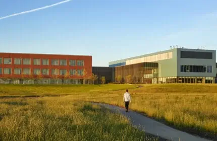 Aurora Health Care - Aurora Health Center - Pleasant Prairie Exterior with Walking Paths