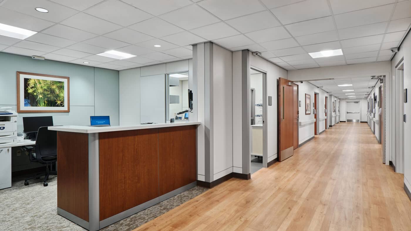 Aurora Medical Center - Grafton - Hallway and Desk