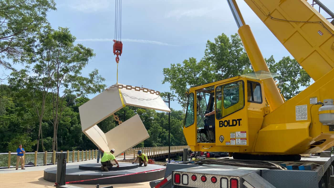 City of Appleton Houdini Plaza Crane Moving Sculpture