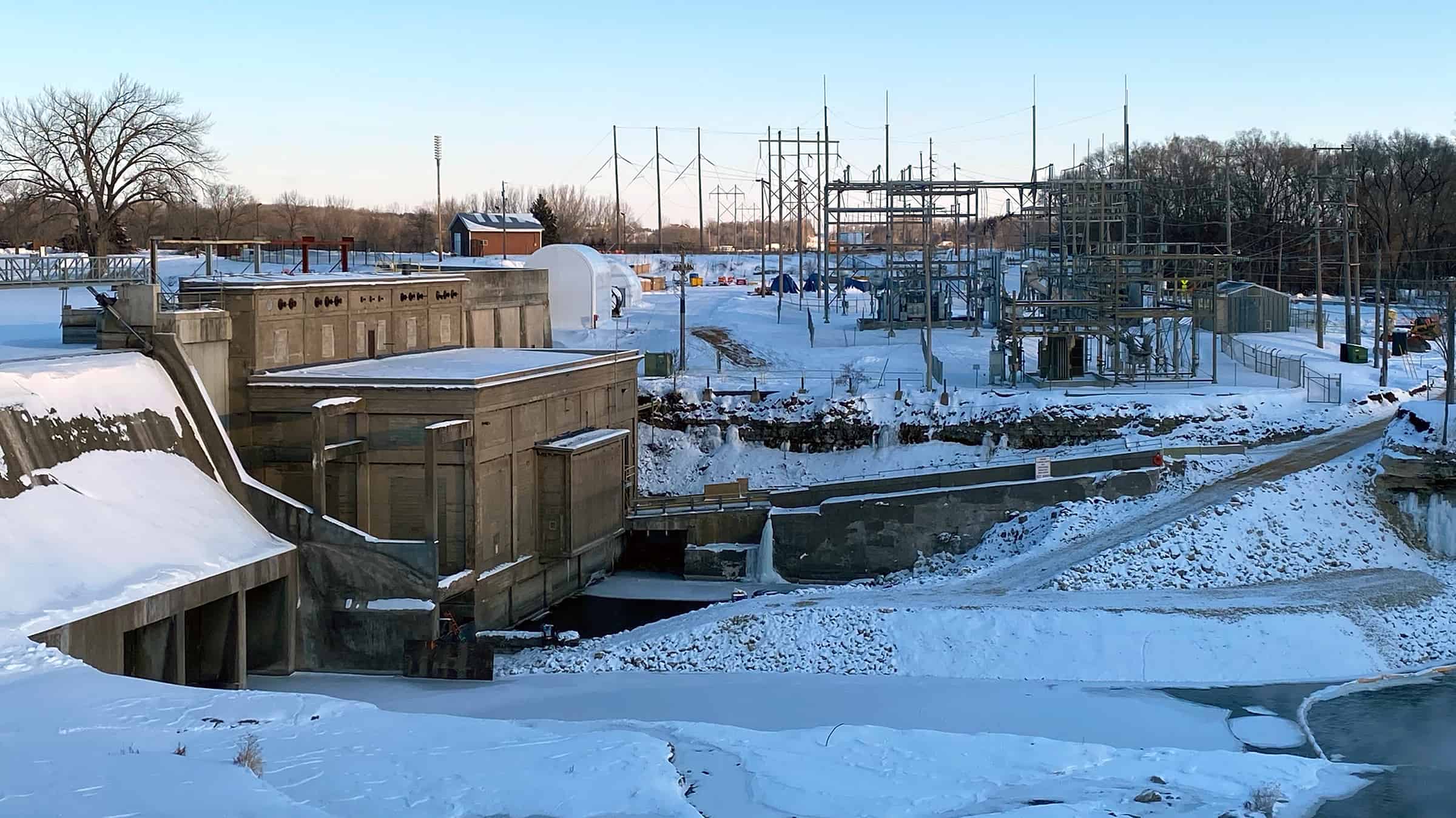 Dakota County - Byllesby Dam Powerhouse Exterior on River - Site