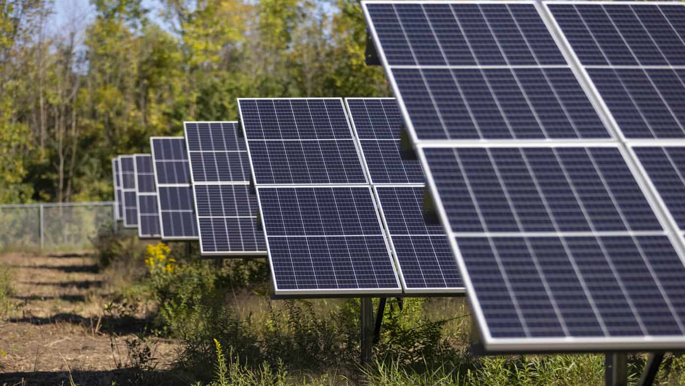 Sunvest Solar - Chaska Solar Array - Solar Panels on Solar Farm