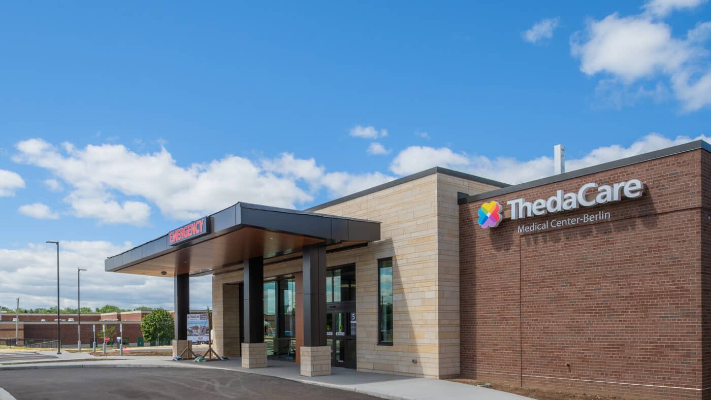 ThedaCare Medical Center - Berlin - Emergency Department Covered Entrance with Circle Drive