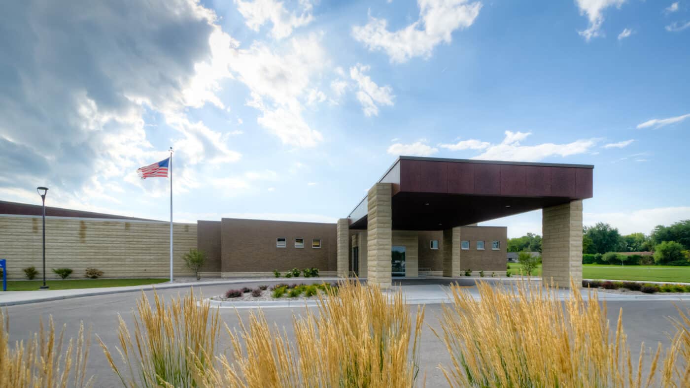 ThedaCare Physicans - Darboy Clinic - Exterior of Building with Covered Entrance and Circle Drive