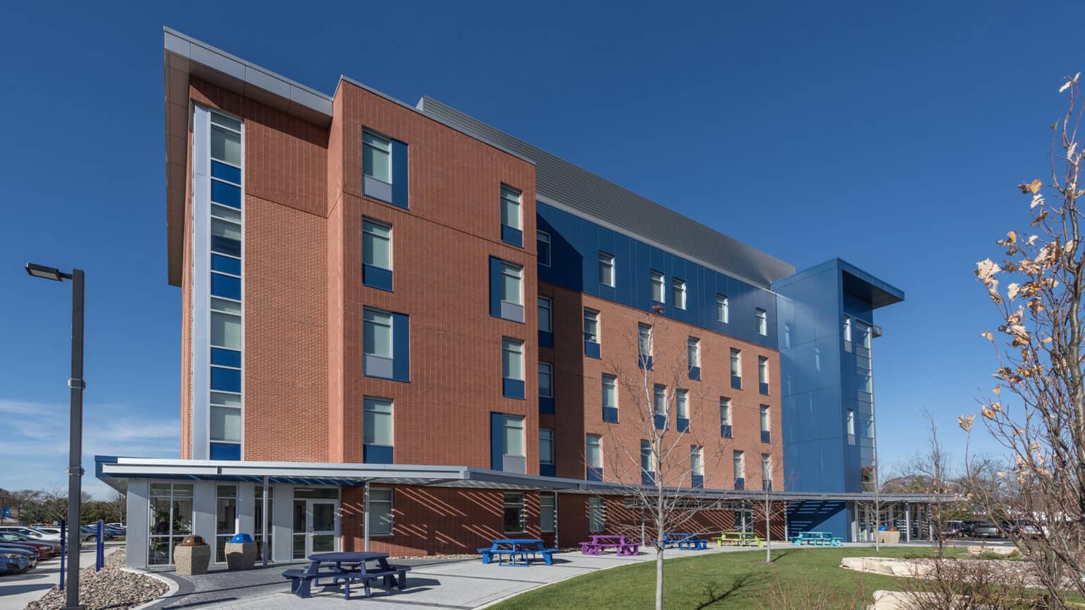 Aurora University – Don and Betty Tucker Hall – The Boldt Company