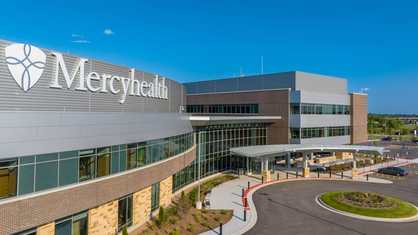 Mercyhealth Crystal Lake Hospital and Medical Center Exterior